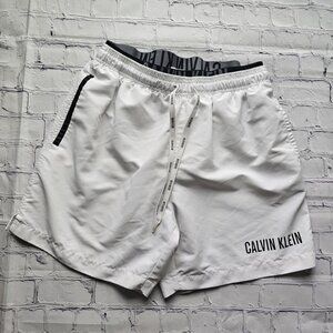 Calvin Klein Swimwear Men’s White Swim Trunks Shorts M Logo Waistband Pockets